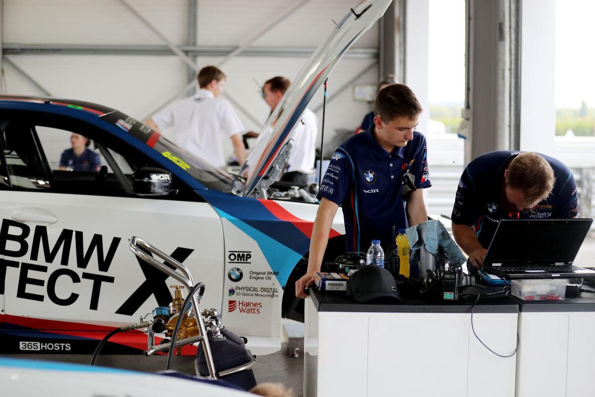 BTCC to reverse pit garages at Silverstone